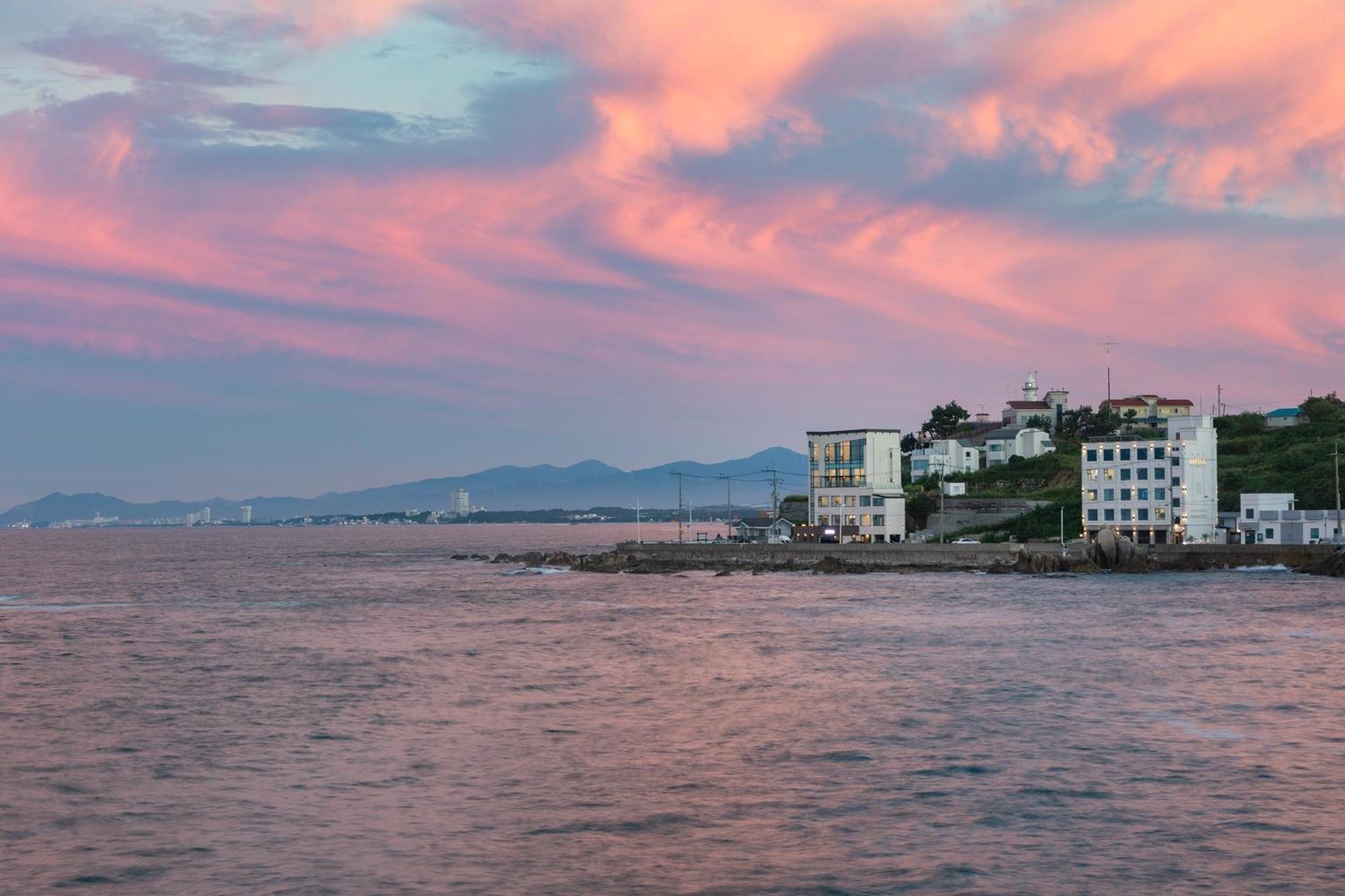 Gangneung Hue Pension Ocean View, Spa, Couple Εξωτερικό φωτογραφία